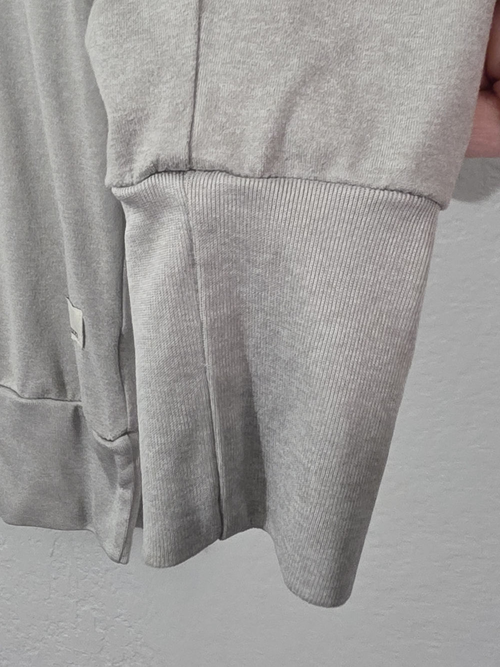 Vuori Daydream Crew Long Sleeve Activewear Top Light Heather Gray Womens Medium - Picture 6 of 8